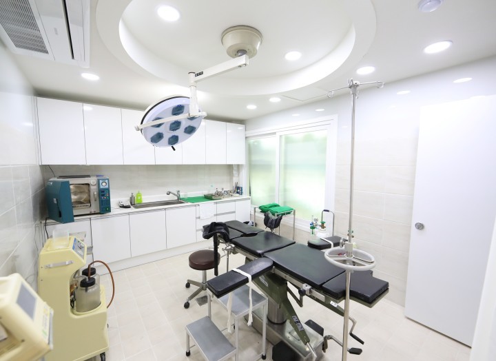 안전과 정밀함을 위한 스마트 수술실